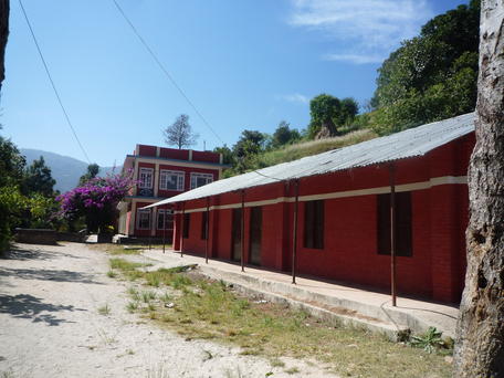 Un'ora con il laptop XO in una scuola del Nepal /img/01_binayak_bal_school.jpg